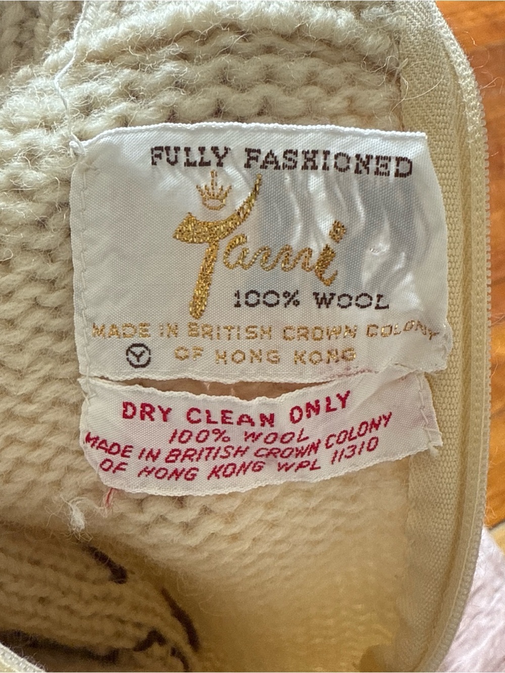 American Vintage Cream Sweater with Brown Chevron Detail - Picture 7 of 8